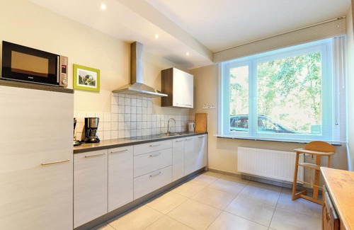 Nieuwpoort Haus | Spacious town house at canal with garden