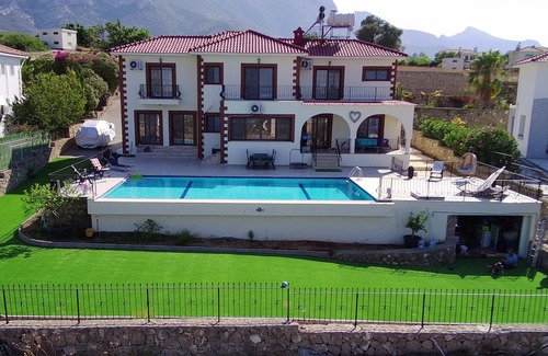 Kyrenia Villa | Exclusive villa with infinity pool and panoramic sea views in Arapkoy (North Cyprus)