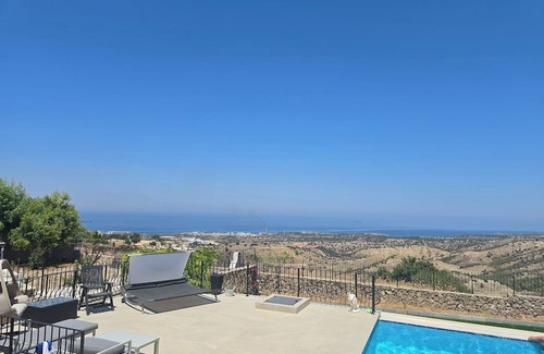 Kyrenia Villa | Exclusive villa with infinity pool and panoramic sea views in Arapkoy (North Cyprus)