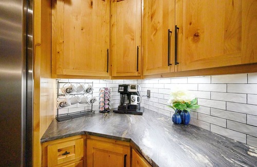 Pickens Kabine | The Unicorn, 8 Bedroom, Pool, Pickleball, Game Room & More