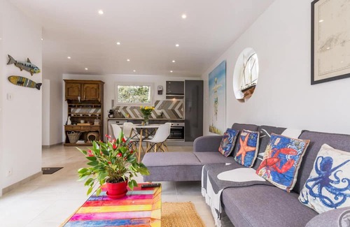 Saint-Jean-de-la-Riviere Hütte | Charming House in Saint-Jean-de-la-Rivière with Private Garden