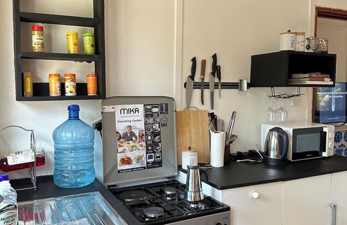 Langata Hütte | Charming 1-BR Cottage, Karen, Nairobi WiFi & Garden