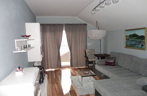 Kulen Vakuf Wohnung | Apartments A&D - One Bedroom Apartment with Terrace and River View (Ana)
