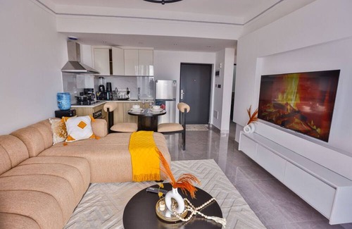 Kilimani Wohnung | Modern 1-Bed Apt 2-min Walk to Junction Mall Pool & Gym
