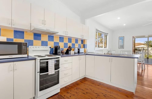 Callala Beach Haus | Barronstown - Pet Friendly with Fire Pit