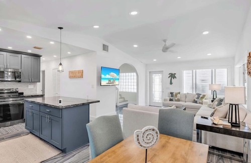 Midtown Haus | Spacious Retreat with Pool & Guest Cottage