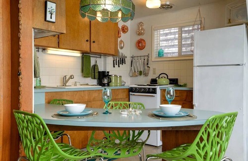 Otter Rock Kabine | Wonderful A frame Nestled Amidst Trees in Otter Rock, Oregon