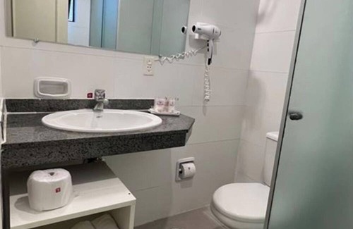 Republica Hotel | City Vibes & Comfort: 4 Spacious Rooms Near República Subway, Ideal for Friends