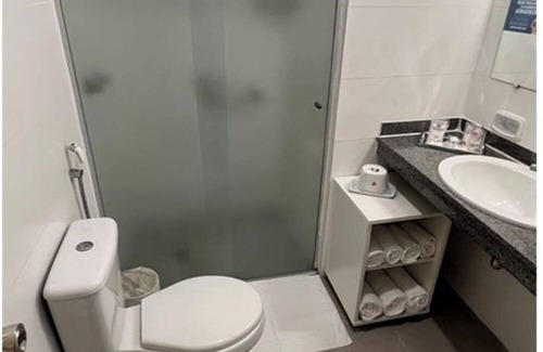 Republica Hotel | Functional 6-Bed Twin Room in the Heart of São Paulo, Great for Work or Leisure