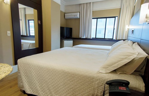 Republica Hotel | Contemporary Triple Casal Stay with Stylish Touches Near São Paulo Sights