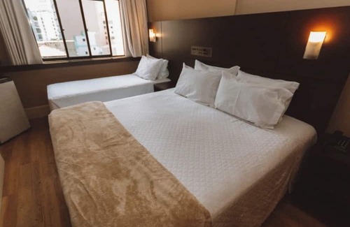 Republica Hotel | Contemporary Triple Casal Stay with Stylish Touches Near São Paulo Sights