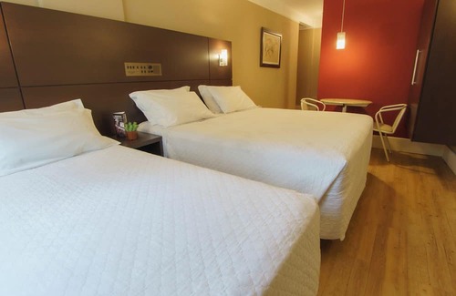 Republica Hotel | Contemporary Triple Casal Stay with Stylish Touches Near São Paulo Sights