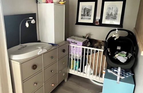 Kitsilano Wohnung | 3min walk to beach, restaurants & groceries steps out the door, bus route 99/02