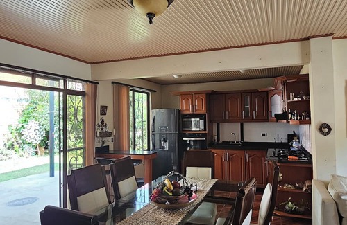 La Estrella Haus | Nature Escape: Near Hot Springs and Waterfalls