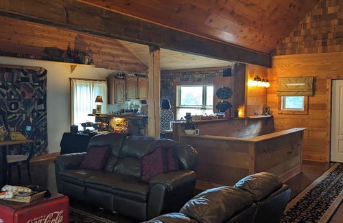 Leadsville Haus | 2-bedroom house that sleeps 6 in charming Elkins, WV