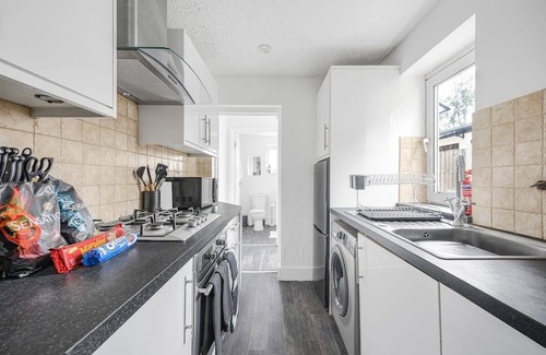 Stanford-le-Hope Haus | Modern 3Bed | A13/M25/Basildon Hospital | Sleeps 6