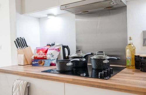 Chelmsford Haus | Bright & Modern 3 Bed Home | Sleeps 5