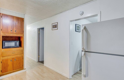 Bismarck Haus | 1 Mi to Downtown Bismarck! Residential Duplex