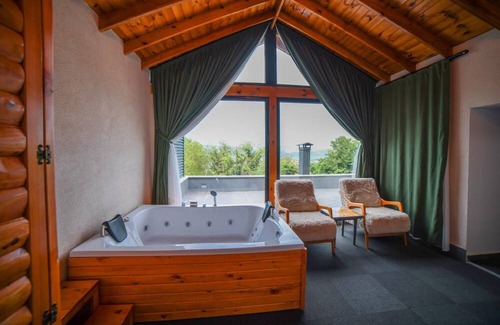 Sapanca Villa | SAPANCA'DA 5+1 TRIPLEX ISITMALI HAVUZLU VİLLA