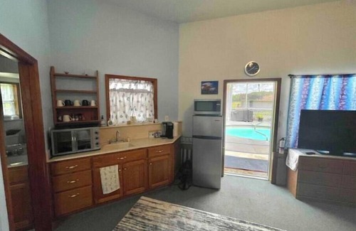 O Brien Wohnung | Little River Spring Cave divers poolside Hideaway