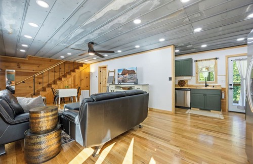 Clarkesville Kabine | Secluded Mountain Cabin on 8 Private Acres w/ Deck, Fire Table & Fast WiFi