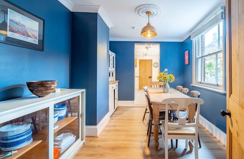 Overstrand Hütte | Sea Thrift House is a beautiful Victorian three storey house, overlooking the cricket ground and tuc