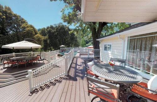 Salyer Haus | Charming 2-bedroom Cottage in serene Salyer; river access, beautiful views