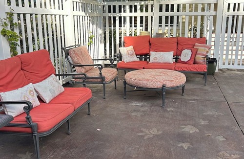 Salyer Haus | Charming 2-bedroom Cottage in serene Salyer; river access, beautiful views