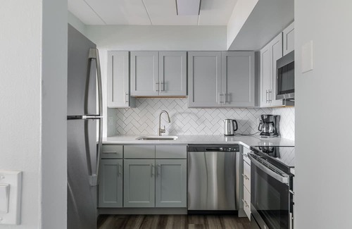 Cleveland Circle Wohnung | Blueground | St. Elizabeth's, pool, nr Boston College