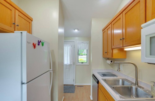 Ruckersville Haus | Home 14 Mi to Shenandoah Nat’l Park! Fenced Yard