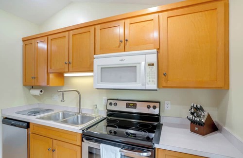 Ruckersville Haus | Home 14 Mi to Shenandoah Nat’l Park! Fenced Yard