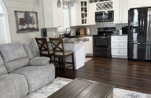 Guntersville Haus | Lake-Life Hideaway with RV/Boat Parking – Near Lake Guntersville