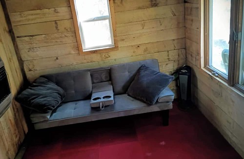 Cass City Kabine | Rustic cabin, quite get away, or hunting Basecamp