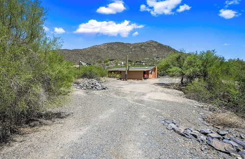 Cave Creek Haus | Charming 3-bedroom Snowbird retreat in Cave Creek 30 night minimum stay