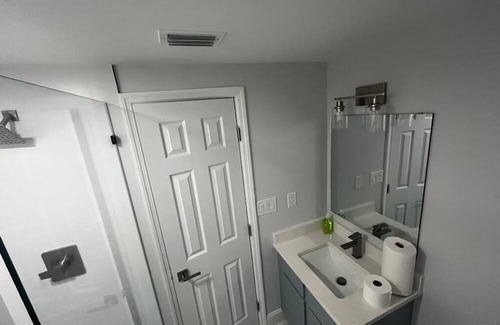 Seffner Community Alliance Haus | Cozy home in pleasant neighborhood