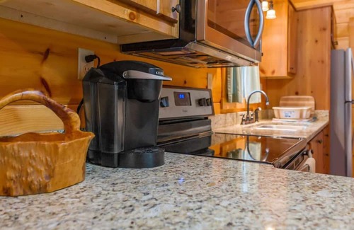 Raleigh Kabine | Cozy Log Cabin Tiny Home Near Raleigh – Perfect for Monthly Stays