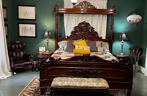 Bainbridge Bed & Breakfast | Charming bed & breakfast with AC in quaint Bainbridge