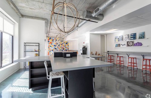 Old West Broad Neighborhood Wohnung | Savannah 1-Bed Apt w/Pool and Gym