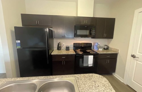 Old West Broad Neighborhood Wohnung | Savannah 1-Bed Apt w/Pool and Gym