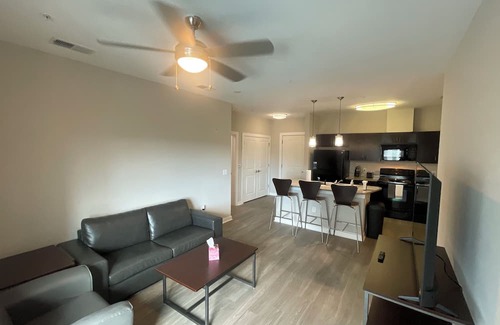 Old West Broad Neighborhood Wohnung | Savannah 1-Bed Apt w/Pool and Gym