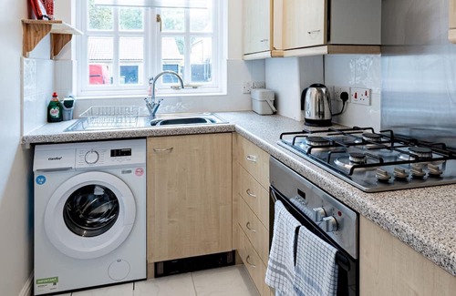 Basildon Haus | Pass the Keys | Cosy home | Basildon | Ideal for contractors