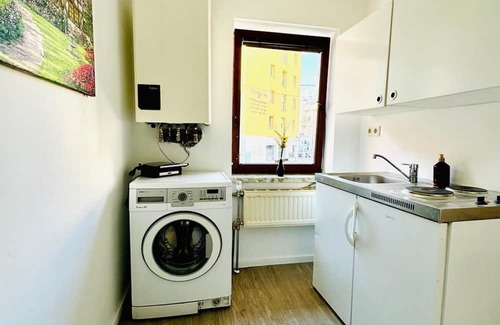 Grinzing Wohnung | Lovely Room in Shared Apt 10 Min Walk to FAC Platz