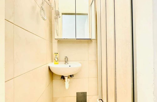 Floridsdorf Wohnung | Cozy Room | Shared Apt Near FAC Platz