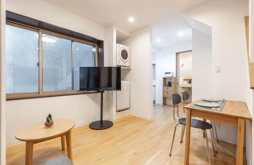 Shinjuku Haus | Taro Time Shinjuku