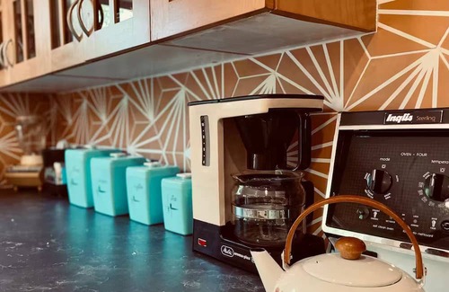 Hudson Haus | Vintage decor for a retro-chic stay in Hudson