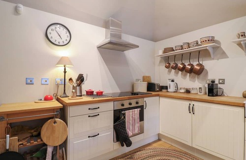 Five Oak Green Hütte | THE PIGGERY, with open fire in Kings Hill