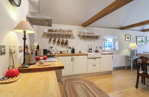 Five Oak Green Hütte | THE PIGGERY, with open fire in Kings Hill