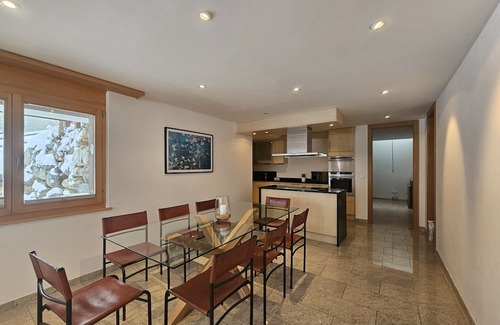 Saas-Fee Wohnung | Wellness Apartment on the ground floor of house Aramis, ski-in, ski-out