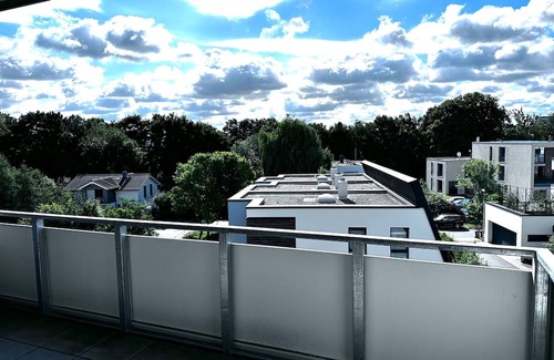 Zentrum Wohnung | Holiday Home 'Am Schloßteich' with Private Terrace and Wi-Fi