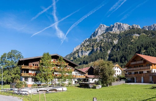 Nesselwaengle Wohnung | Room '16' with Mountain View, Shared Terrace and Wi-Fi